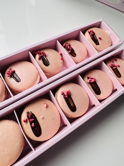 French Macarons box